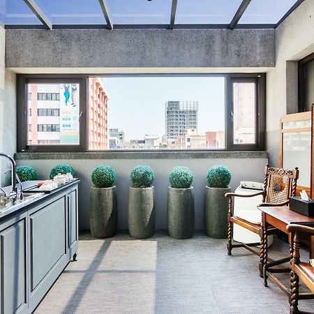 Fun Simon Apartment Tainan Luaran gambar