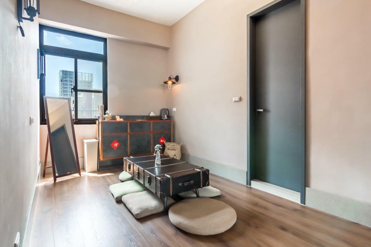 Fun Simon Apartment Tainan Luaran gambar