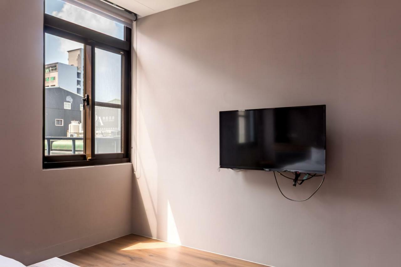 Fun Simon Apartment Tainan Luaran gambar