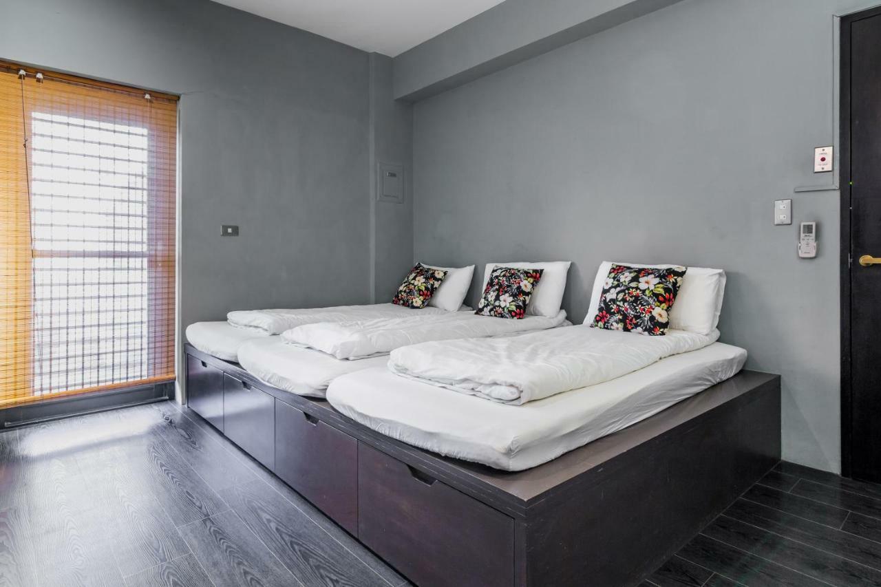 Fun Simon Apartment Tainan Luaran gambar