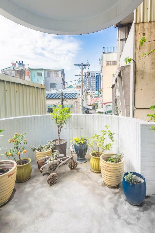 Fun Simon Apartment Tainan Luaran gambar