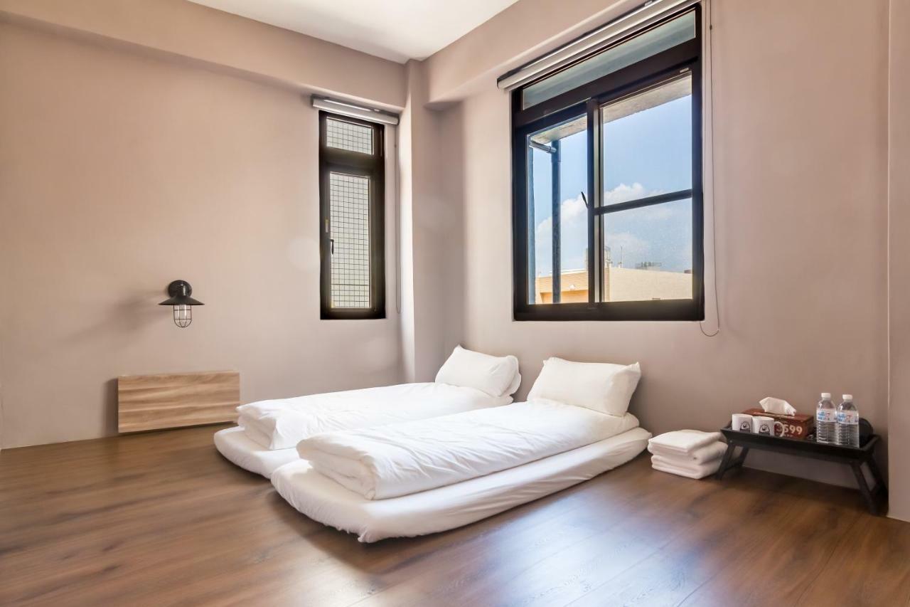 Fun Simon Apartment Tainan Luaran gambar
