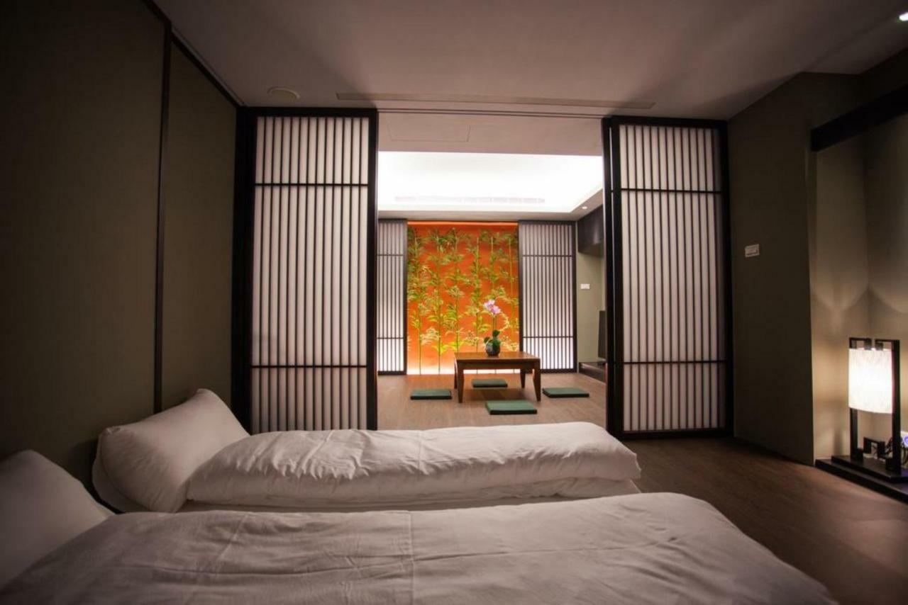 Fun Simon Apartment Tainan Luaran gambar