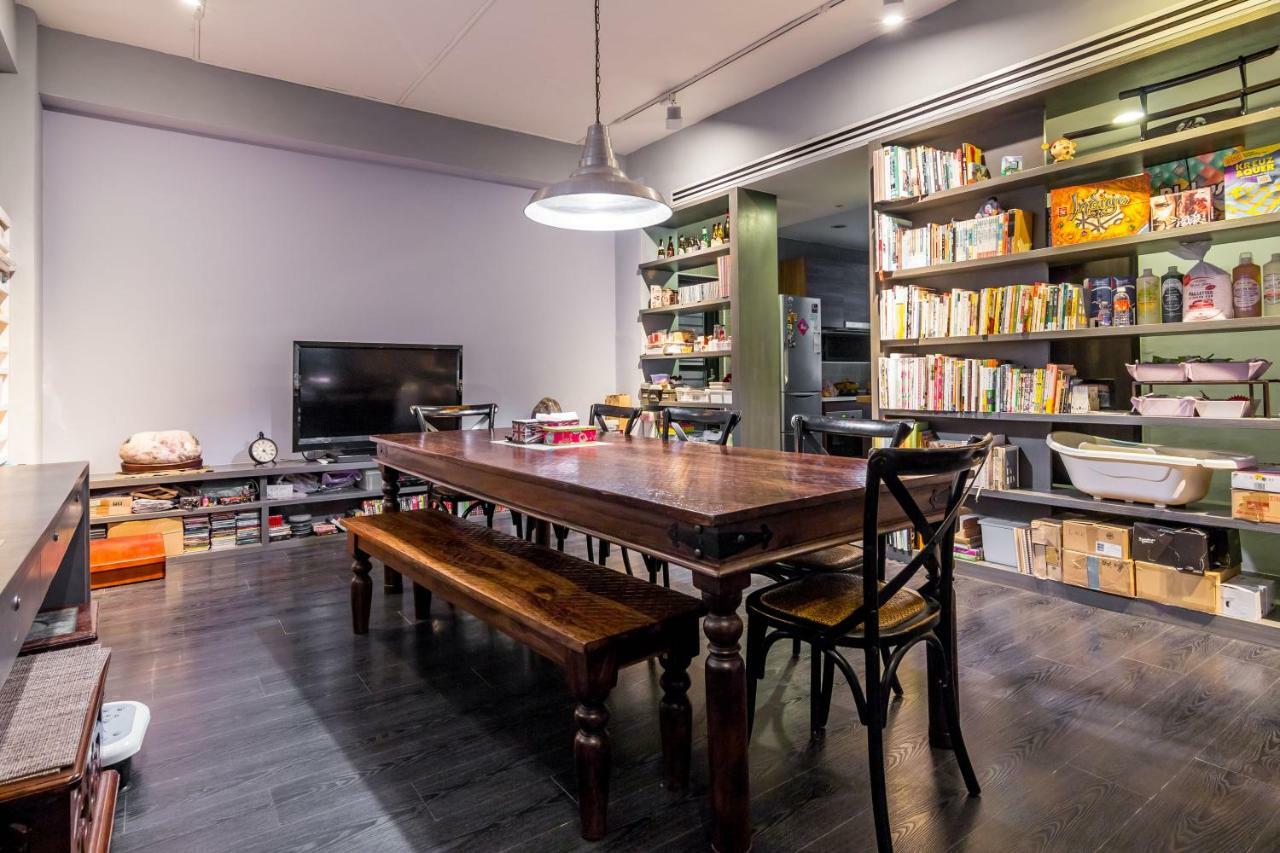Fun Simon Apartment Tainan Luaran gambar