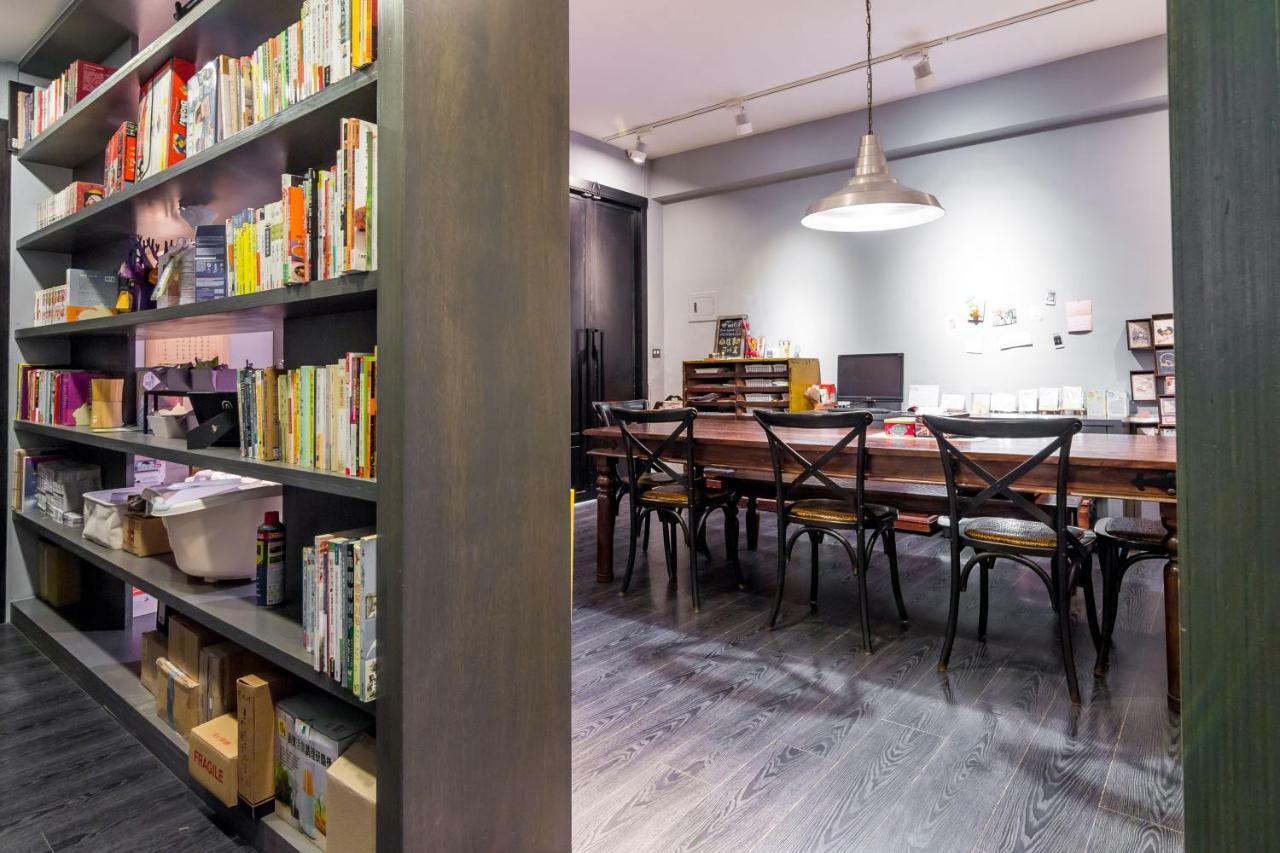 Fun Simon Apartment Tainan Luaran gambar
